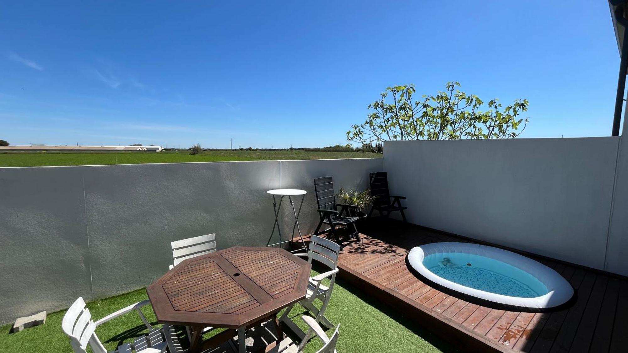 Avec Spa-avril A Sept-camargue 4 Personnes Apartment Saint-Laurent-d'Aigouze